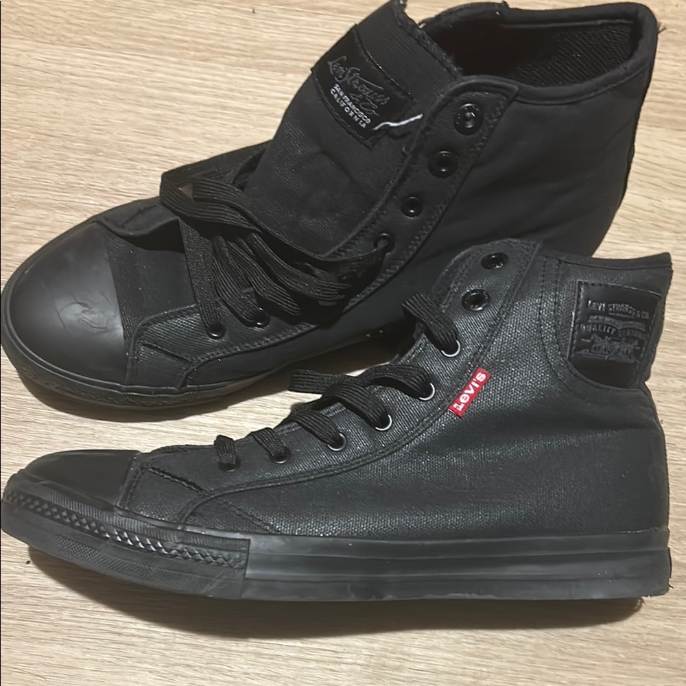 Levi's Men's Black High-Top Sneakers